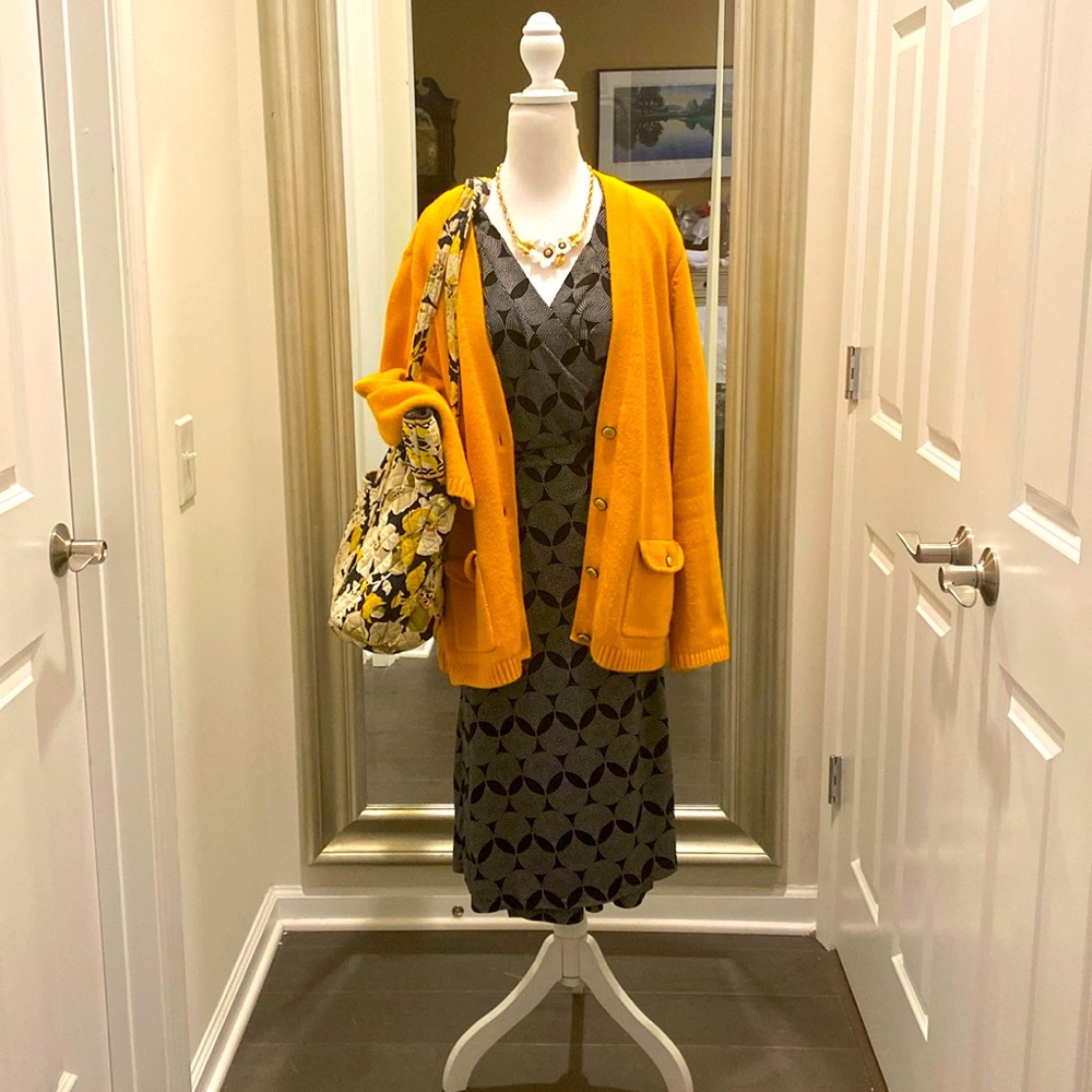 Talbots Cardigan w/Signature Gold Buttons Size 2X PTP 25 with pockets